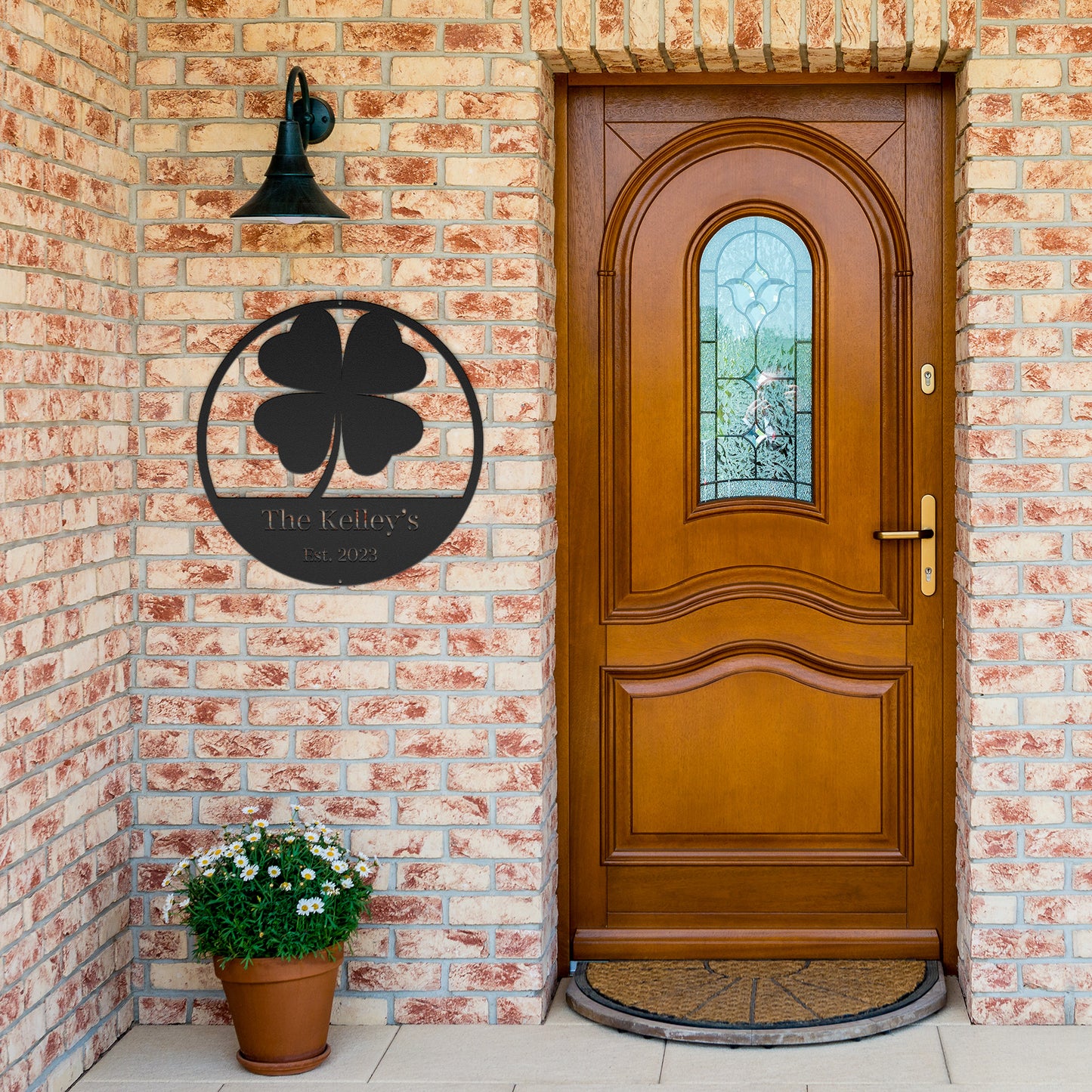 10027 - * Custom Four Leaf Clover Family Sign